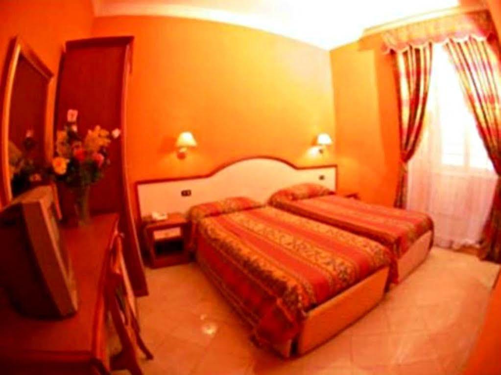 Hotel Lella Róma Kültér fotó