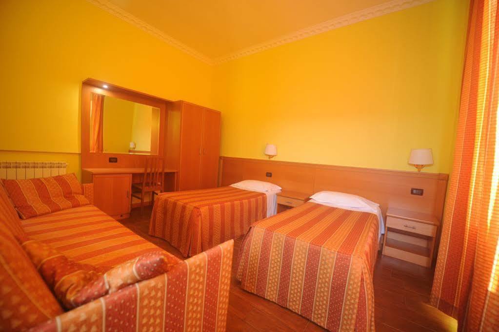 Hotel Lella Róma Kültér fotó