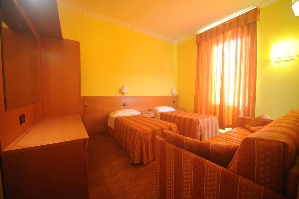 Hotel Lella Róma Kültér fotó